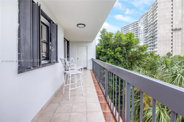 Building Photo - 2333 Brickell Ave