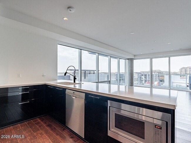 Building Photo - 4422 N 75th St