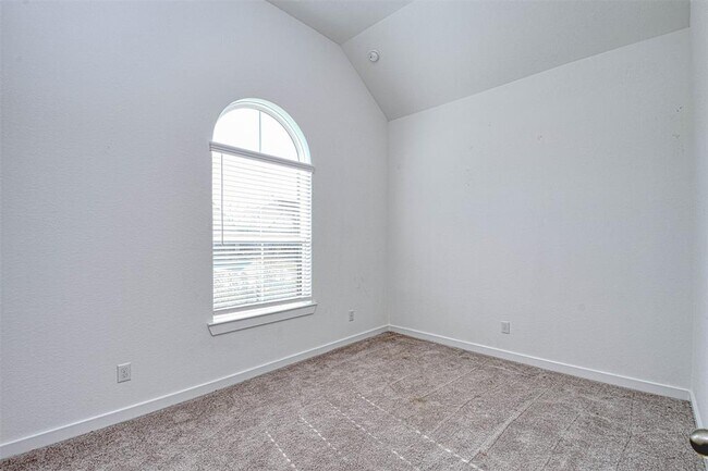 Building Photo - 17099 Crimson Crest Dr