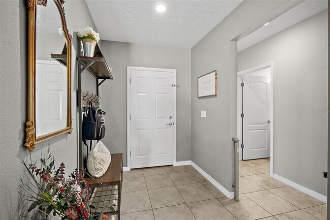 Building Photo - 9 Ryley Ln