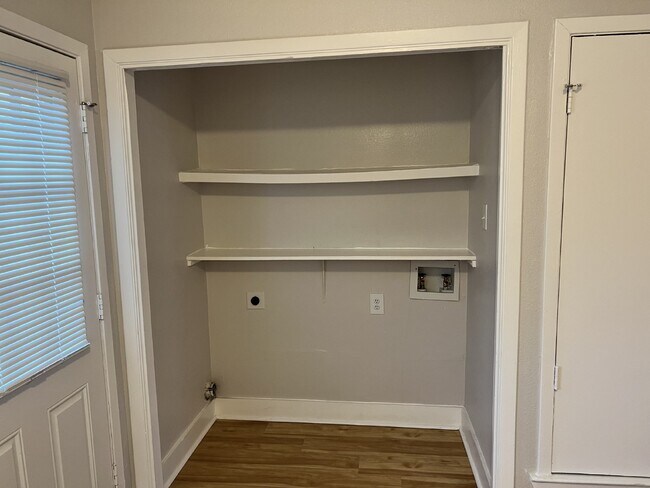 Building Photo - 2705 Wimbledon Ct
