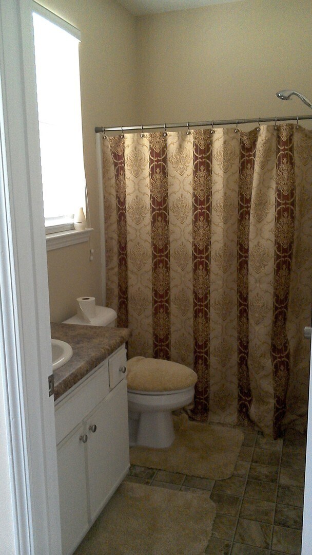 Building Photo - 2nd Floor Furnished Condo in River Oaks