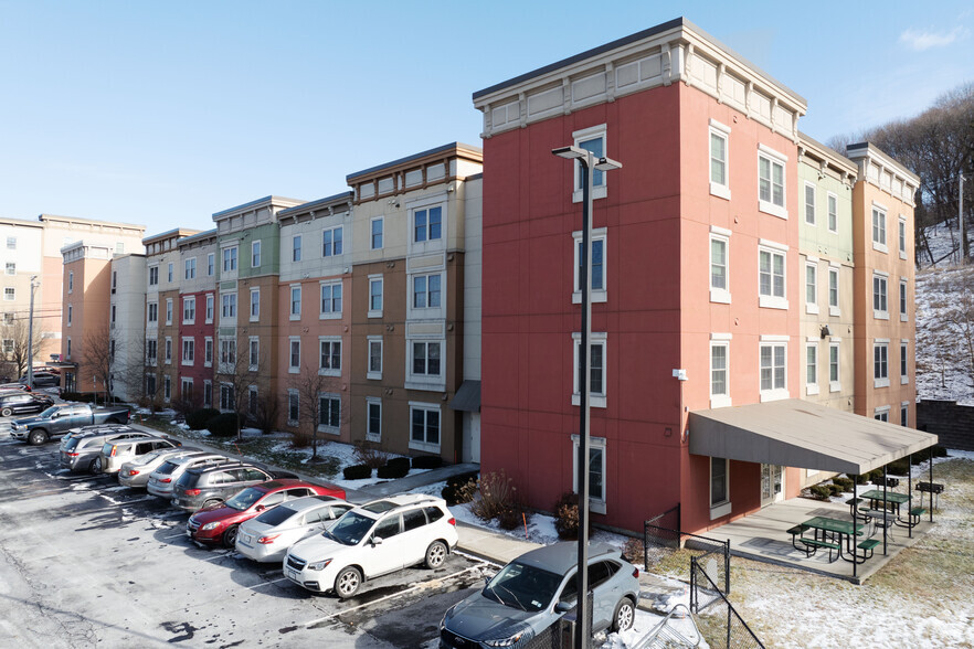 Primary Photo - College Suites at City Station South