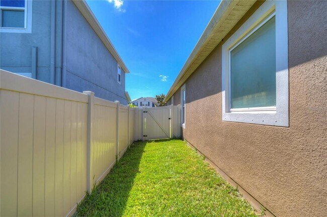 Building Photo - 19391 Long Lake Ranch Blvd