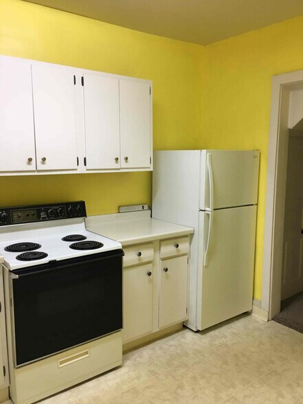 Building Photo - 1205 E 4th St