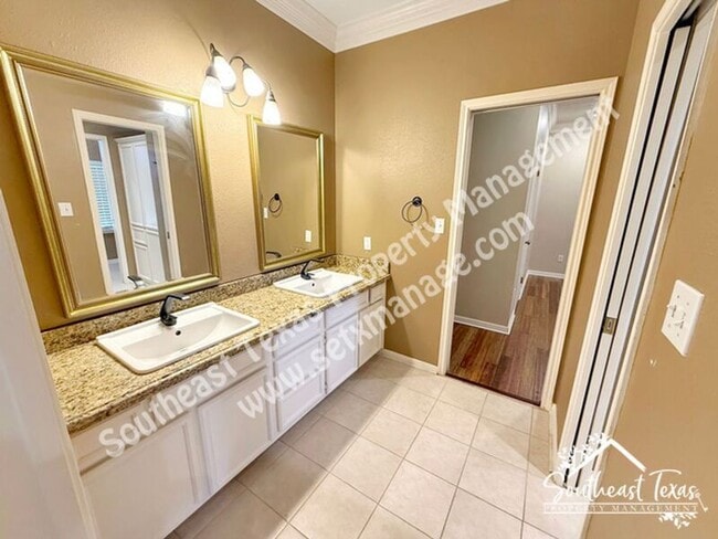 Building Photo - 4980 Littlewood Dr
