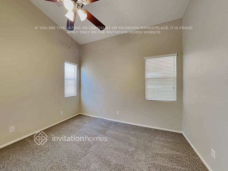 Building Photo - 6428 S 37th Ln