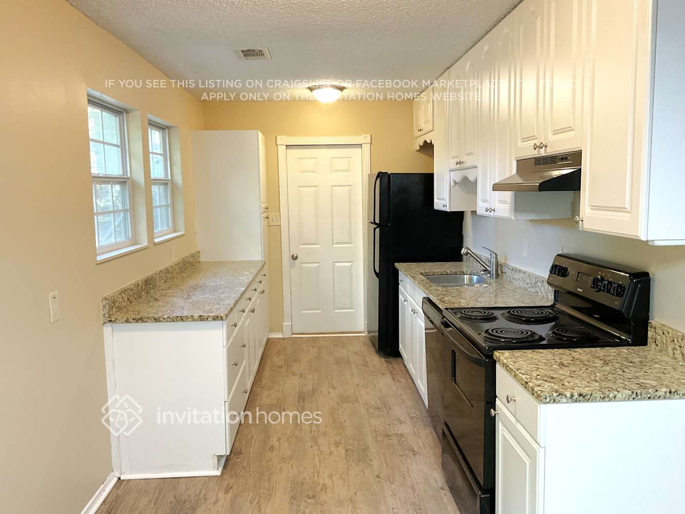 Building Photo - 1093 Sandalwood Dr