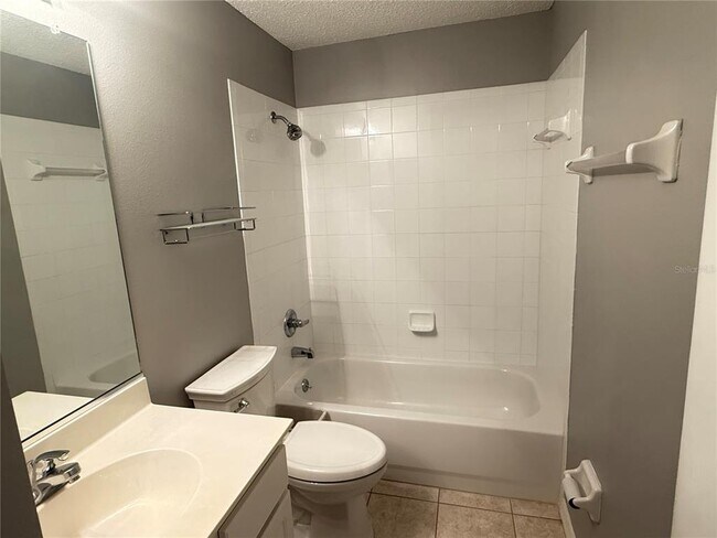 Building Photo - 2217 Brookfield Greens Cir