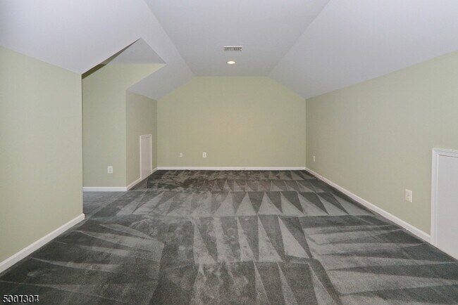 Building Photo - 67 Patriot Hill Dr
