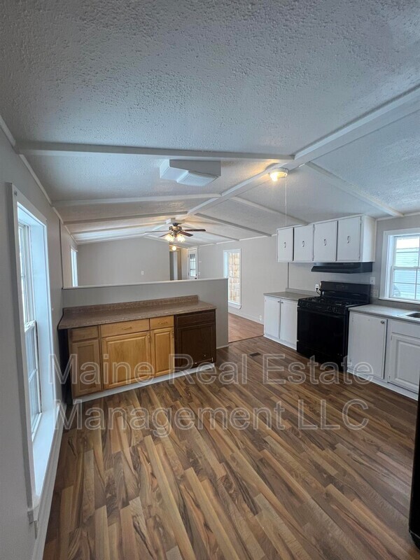 Building Photo - 9 Pheasant Hill Trailer Park