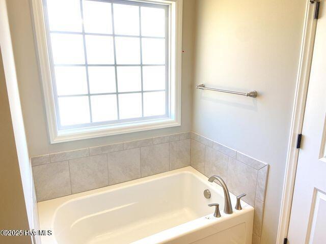 Building Photo - 716 Knoll Cir