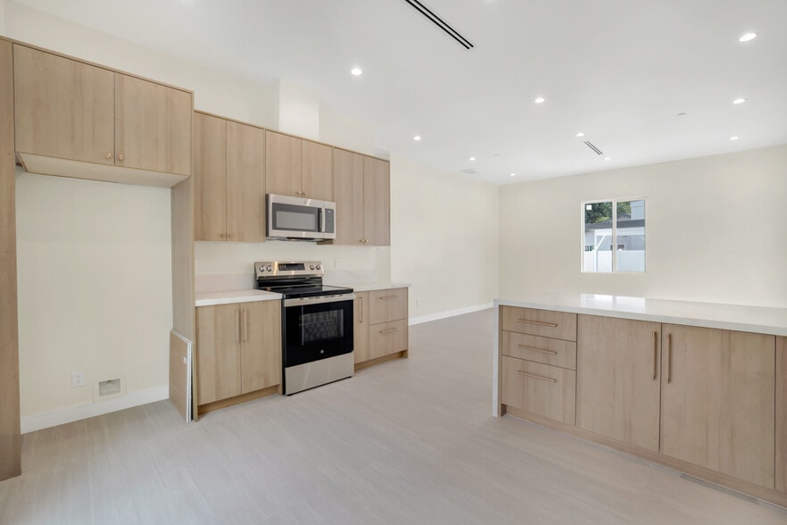 Building Photo - 10327 Wish Ave