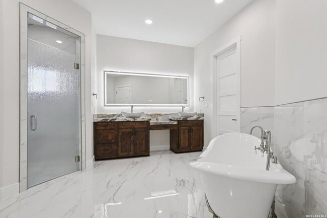 Building Photo - 10014 Ivory Canyon