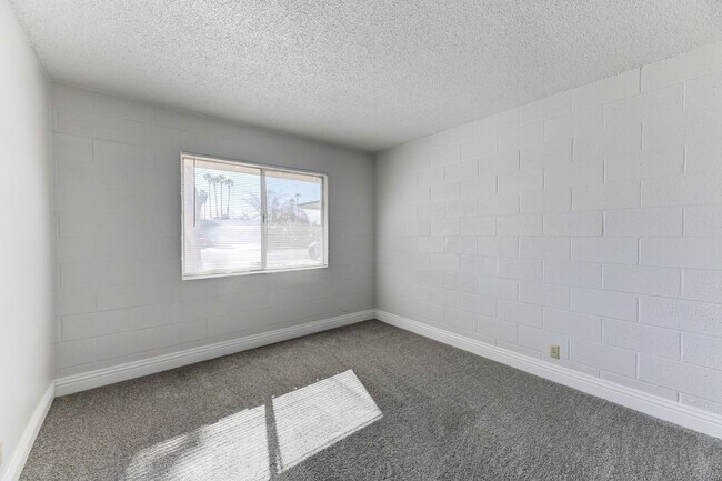Building Photo - 4417 Berkley Ave