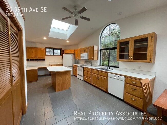 Building Photo - 25 99th Ave SE