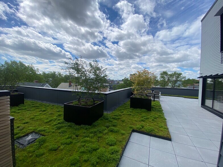 Building Photo - 154 Broadway