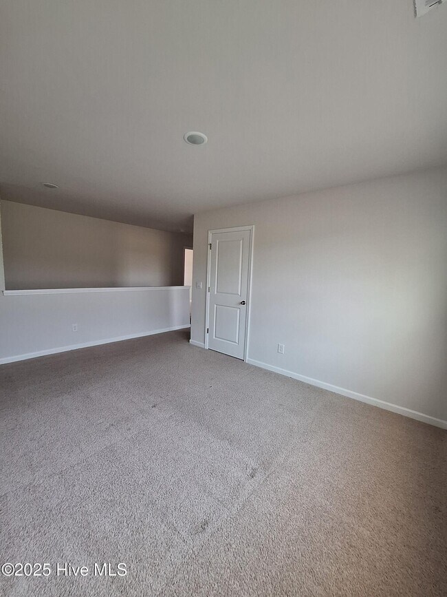 Building Photo - 1213 Fowler Dr