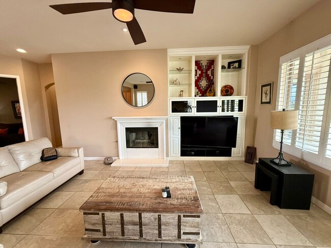 Building Photo - Home in the desirable Del Webb Community