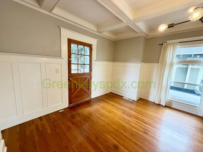 Building Photo - 4320 SE Holgate Blvd