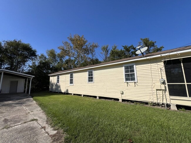 Building Photo - 2-Bedroom 1-Bath Home on Sunshine Rd.