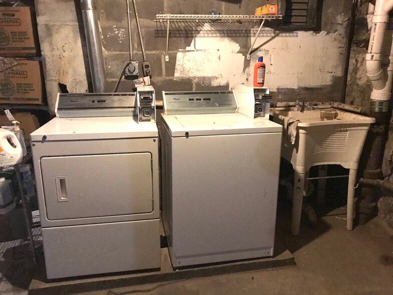 Washer &amp;dryer in the basement coin operated - 1061 Clay Ave