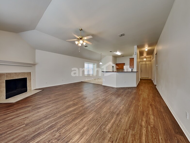 Building Photo - 2923 Tanglebrook Dr