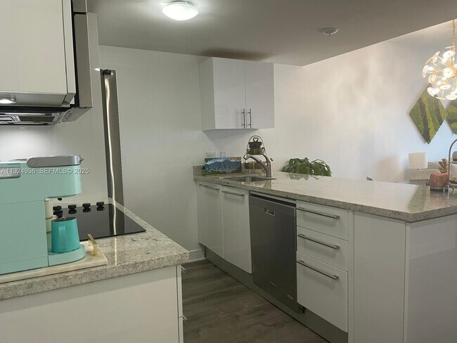 Building Photo - 185 SW 7th St