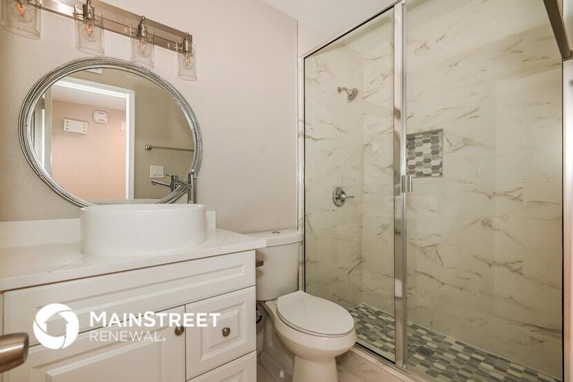 Building Photo - 528 Olympus St