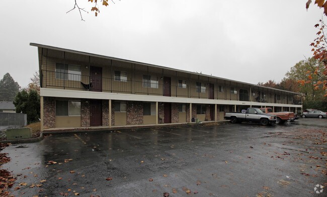 Building Photo - Maple Crest Apartments