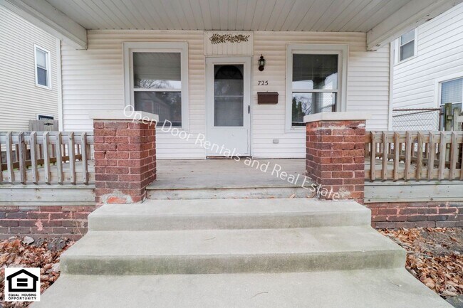 Building Photo - $300.00 off first months rent!! Now availa...