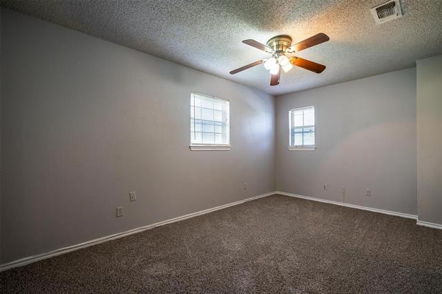 Building Photo - 4212 Village Green Dr