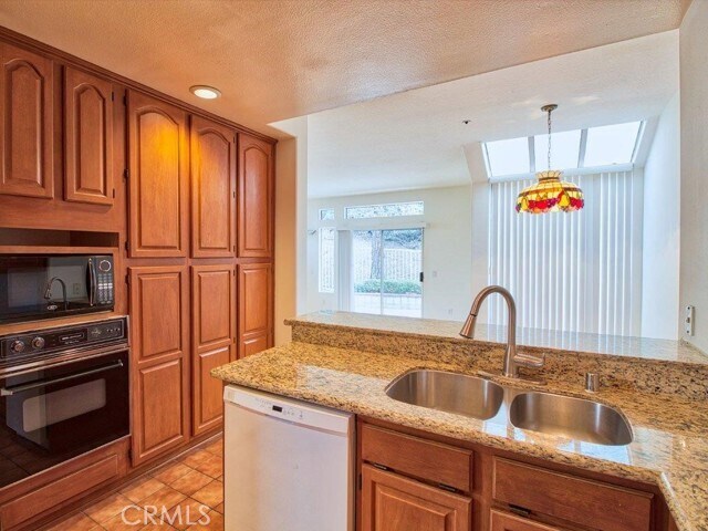 Building Photo - 968 C. Amable