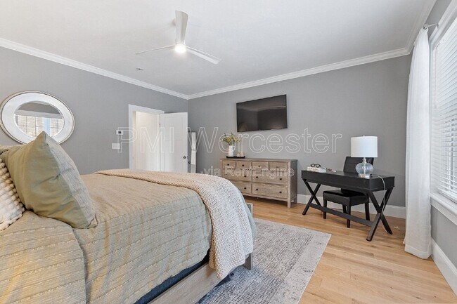 Building Photo - 57 Old Brook Rd