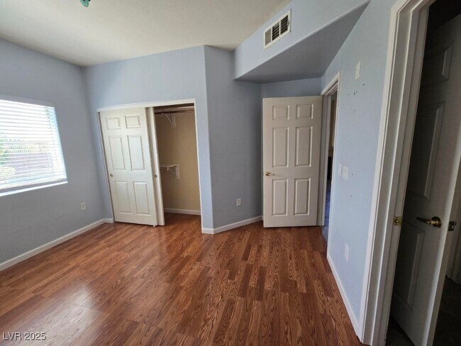 Building Photo - 1050 E Cactus Ave