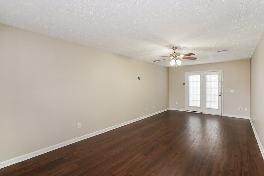 Building Photo - 1829 Lakewood Village Dr