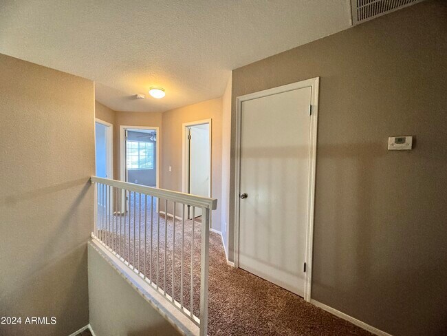 Building Photo - 10453 N 76th Dr