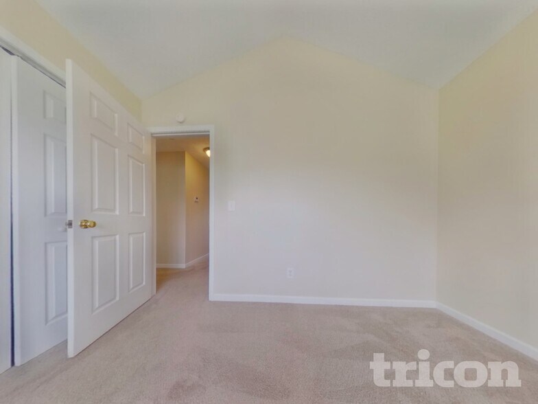 Building Photo - 20 Mattie Ln