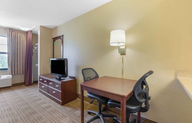 Building Photo - Furnished Studio-Colorado Springs - West