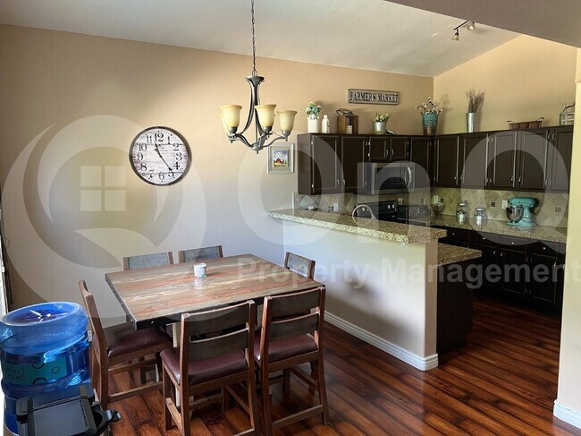 Building Photo - 4606 E Towne Ln