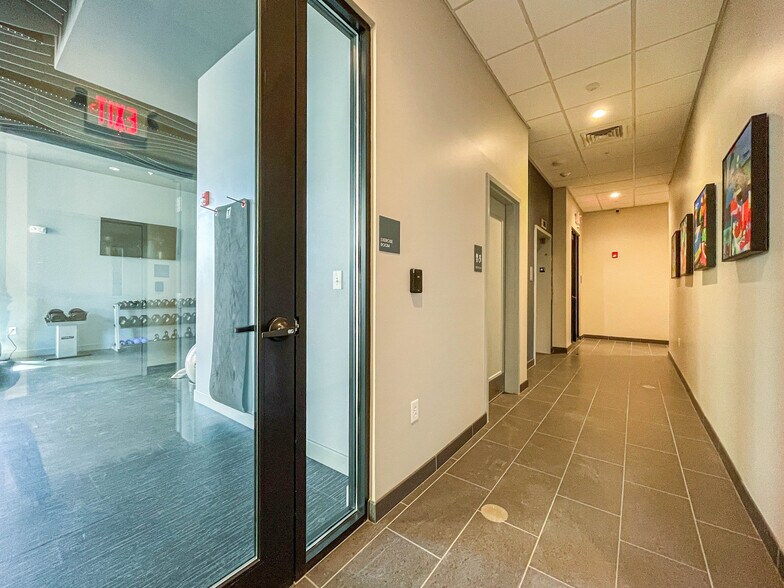 Building Photo - 5 India St