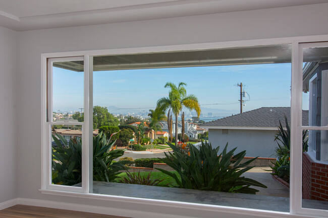 Building Photo - Charming Point Loma home with views!