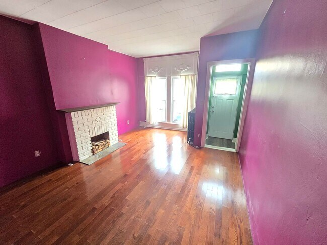 Building Photo - Beautiful 2 Bedroom 1.5 Bathrooms Patterson Park