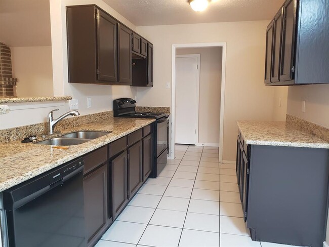 Building Photo - 1326 Blue Diamond Dr