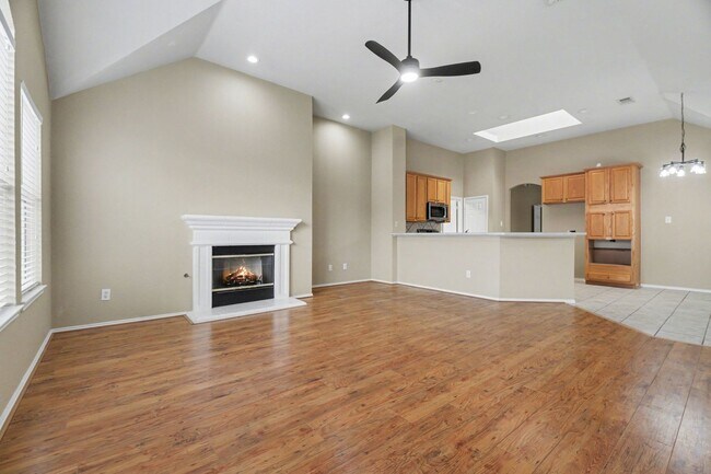 Building Photo - Welcome home to this spacious 3-bedroom, 2-bathroom property offering 2,000 square feet of comfor...