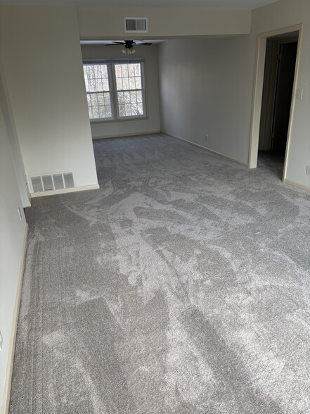 Living/Dining Rooms - 2527 Hydraulic Rd