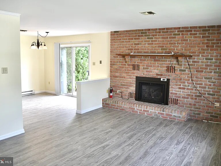 Building Photo - 211 Halsey Ave