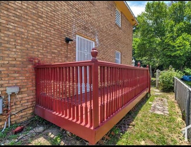 Building Photo - 2970 Armstrong Dr