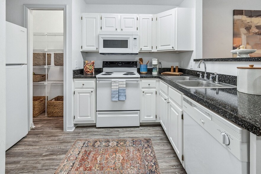 Building Photo - Museum Walk