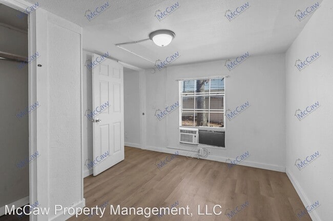 Building Photo - 2 br, 1 bath House - 10 Frank Cir.